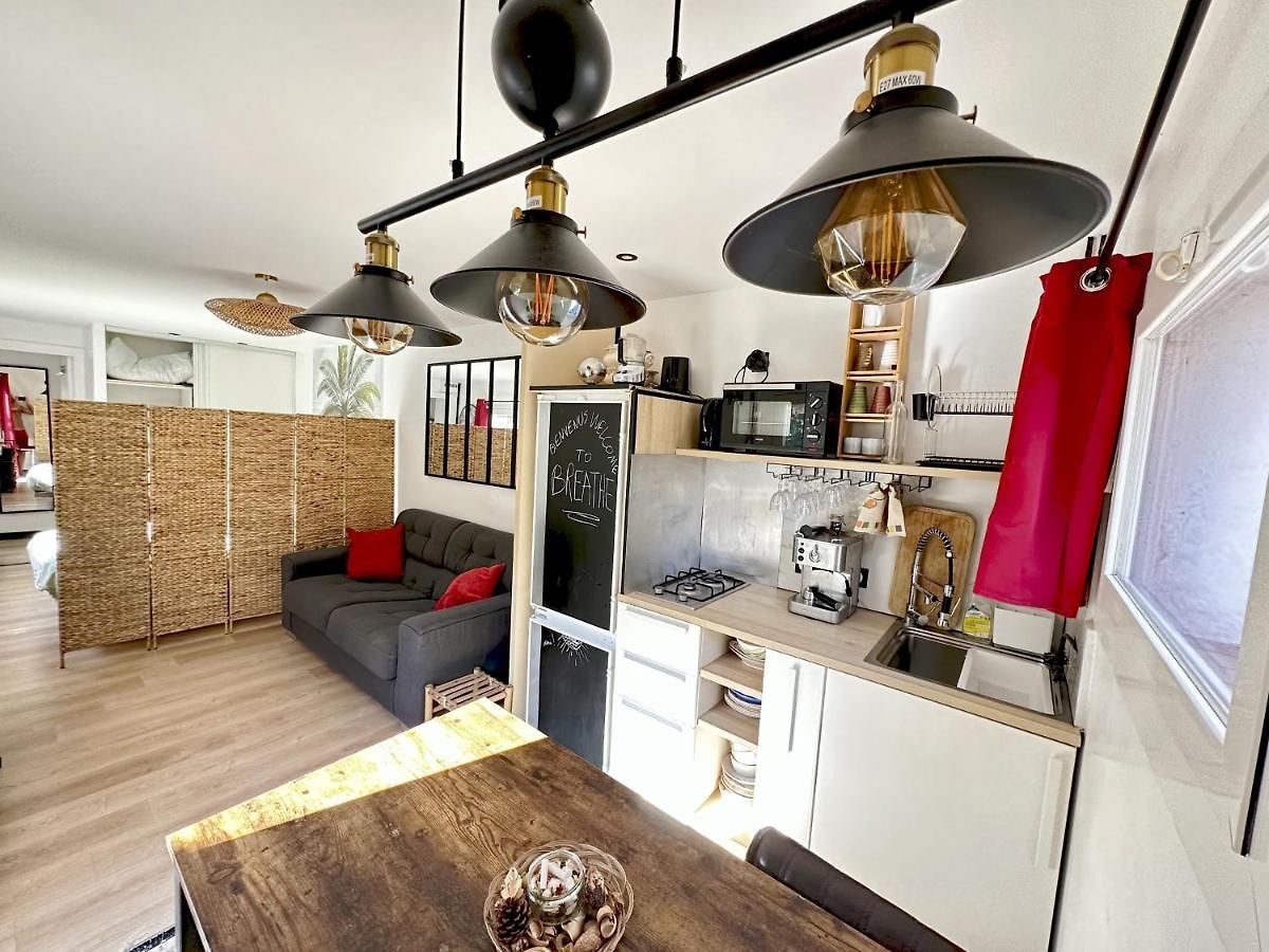 Breathe Guest-house *