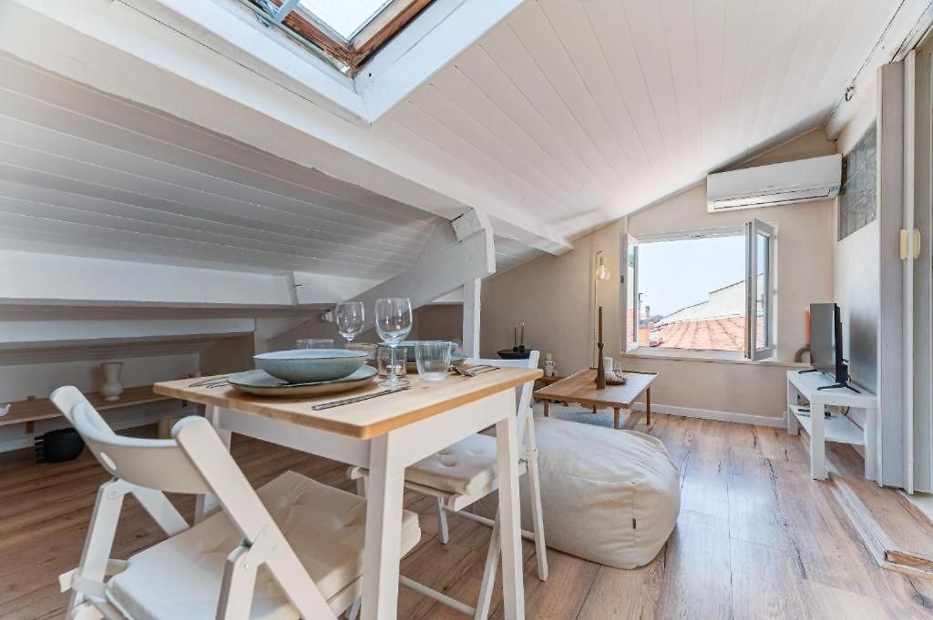 Lovely - Port De Appartement