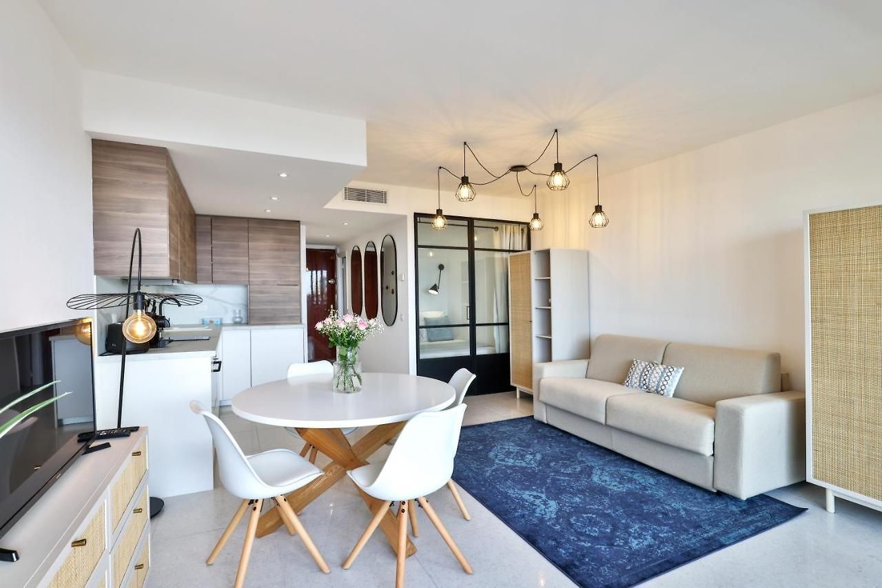 Incroyable Vue Mer, 2 Pieces Refait A Neuf Avec Piscine Sur Le Toit/ Wifi/ac Apartment