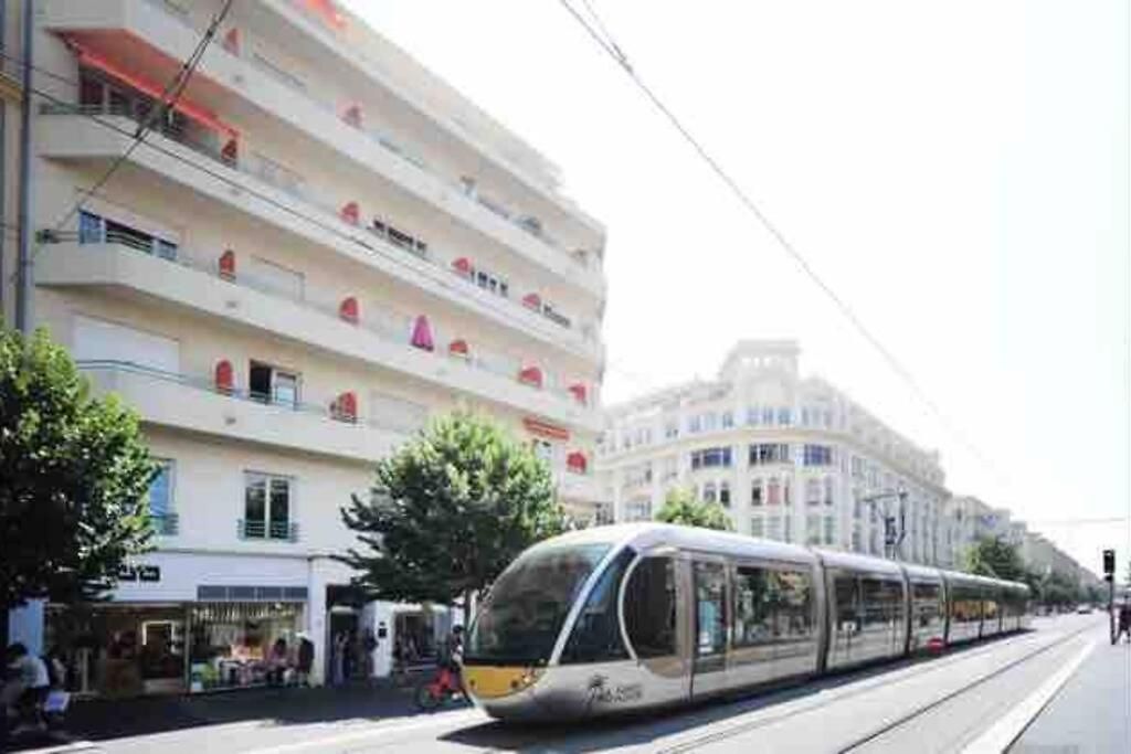 Centre Sur Avenue Jean Medecin à 8 Minutes De Marche * Nice