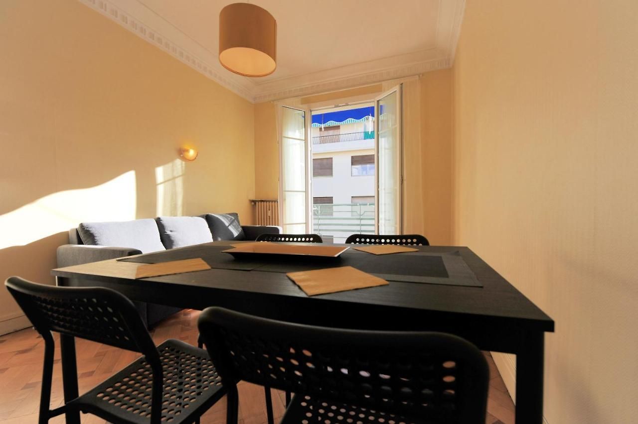 Chic & Spacious Getaway In - 10min To Appartement