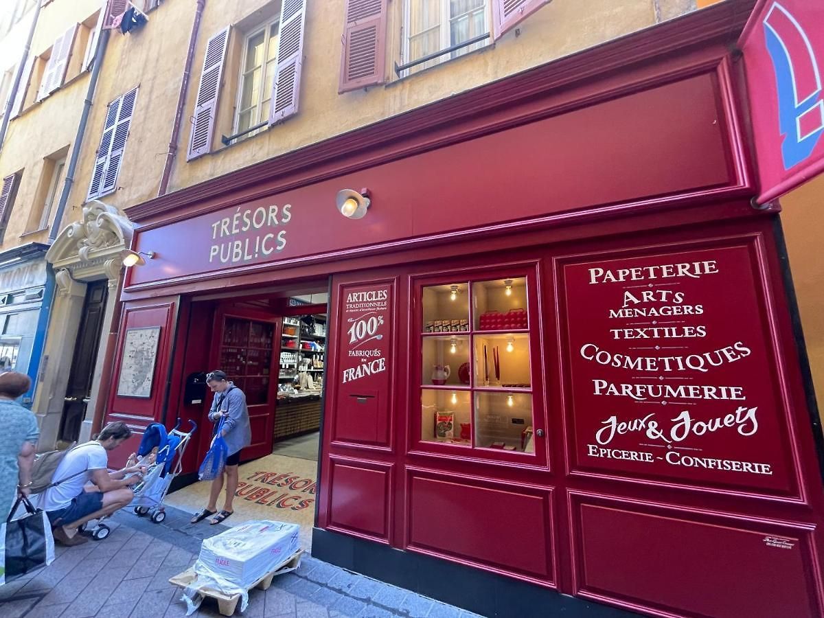 Old Town Place Rossetti Themed 2br Full Air Conditioning