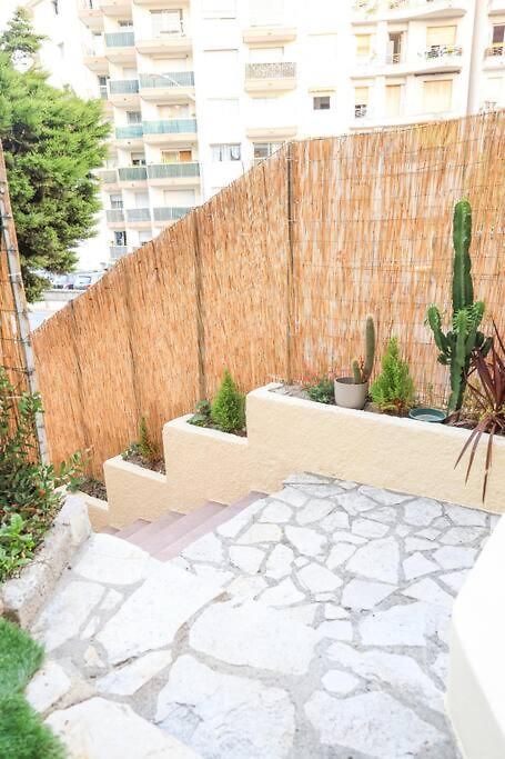 Apartment Amazing Garden In City Center - Aircon *