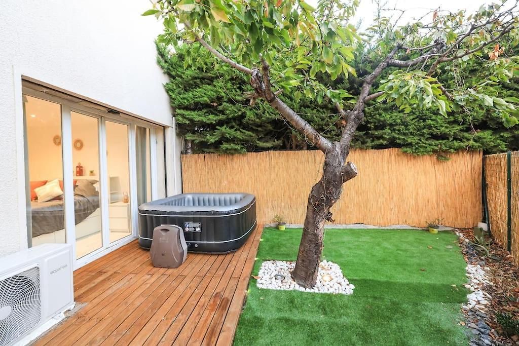 Apartment Amazing Garden In City Center - Aircon Nice