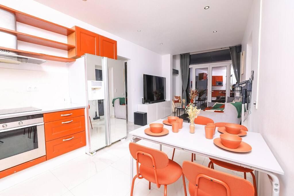 Apartment Amazing Garden In City Center - Aircon
