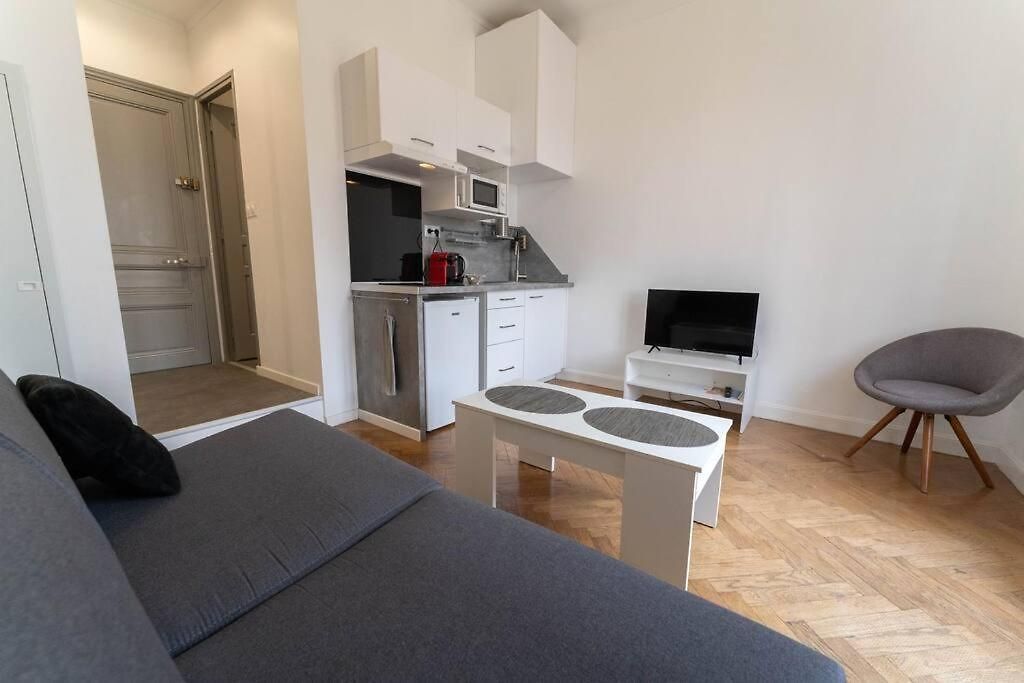 Apartment Centre Avec Balcon Nice