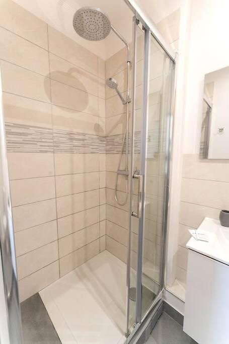 Centre-ville En Etage Refait A Neuf Apartment Nice