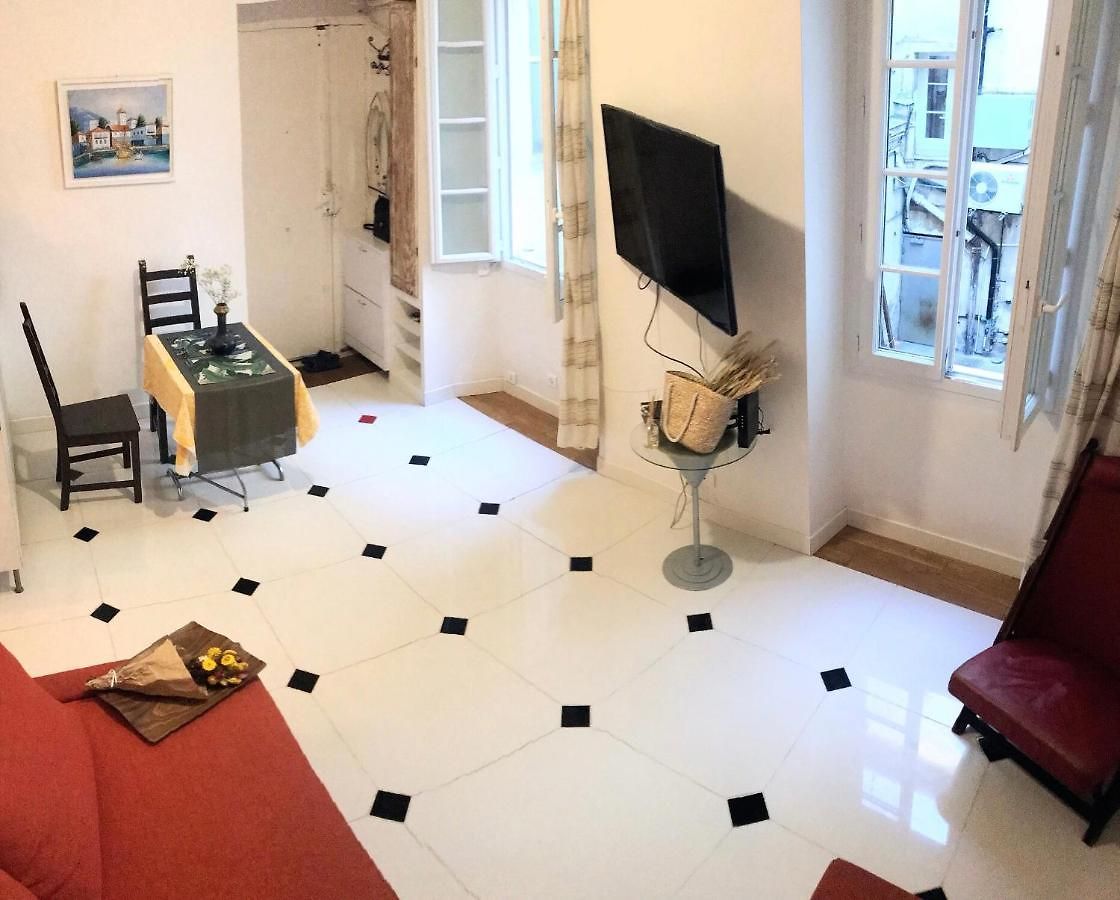 Claudia - -quiet- Near The Sea- Ac- Private Parking Nice