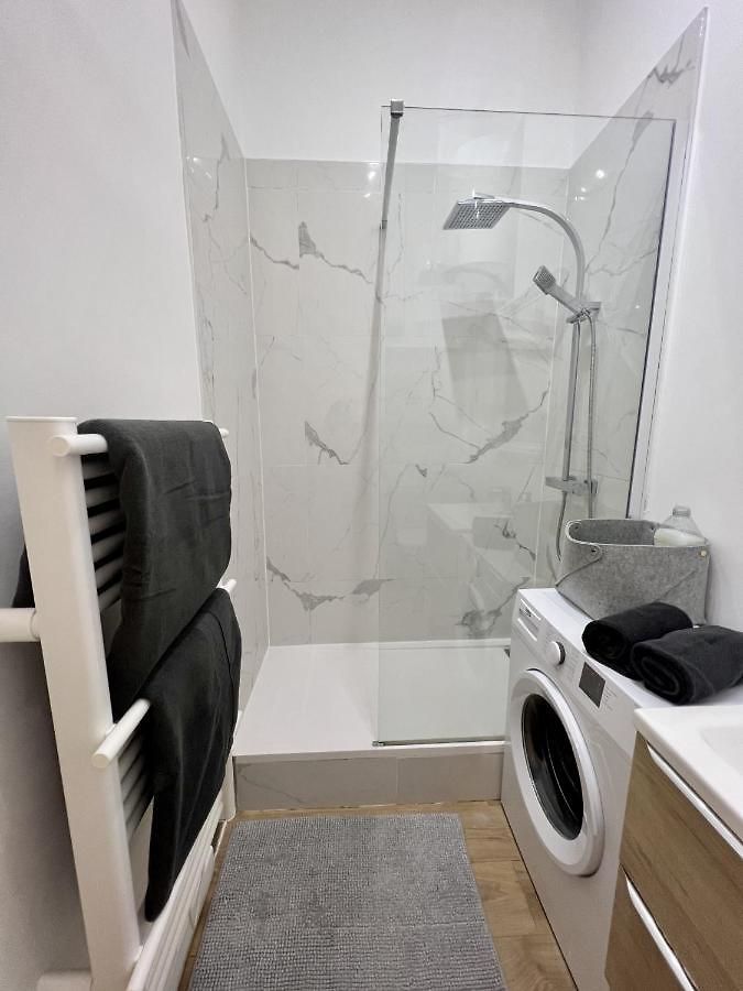 Sublime 2 Pièces Au Cœur De La Vieille Appartement *