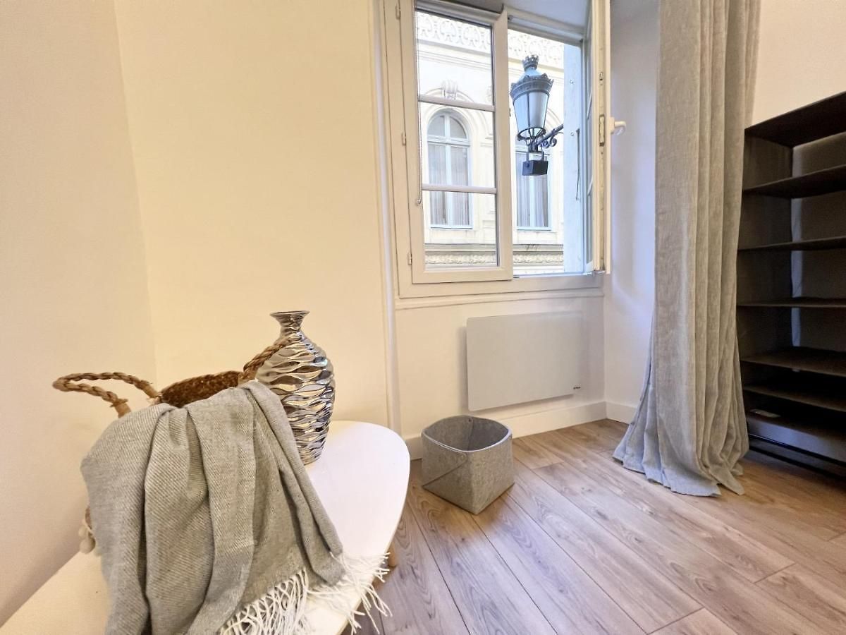 Sublime 2 Pièces Au Cœur De La Vieille Appartement Nice