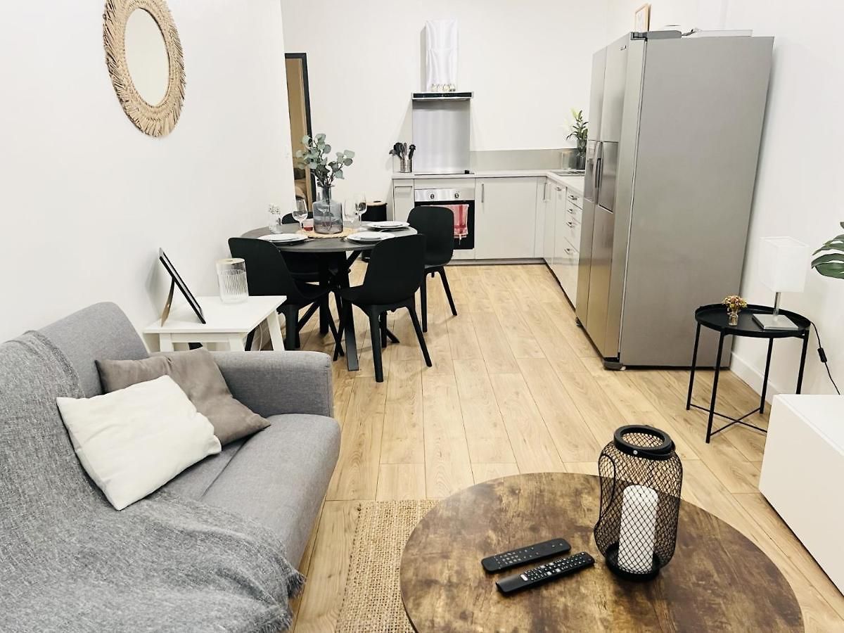 Sublime 2 Pièces Au Cœur De La Vieille Appartement *