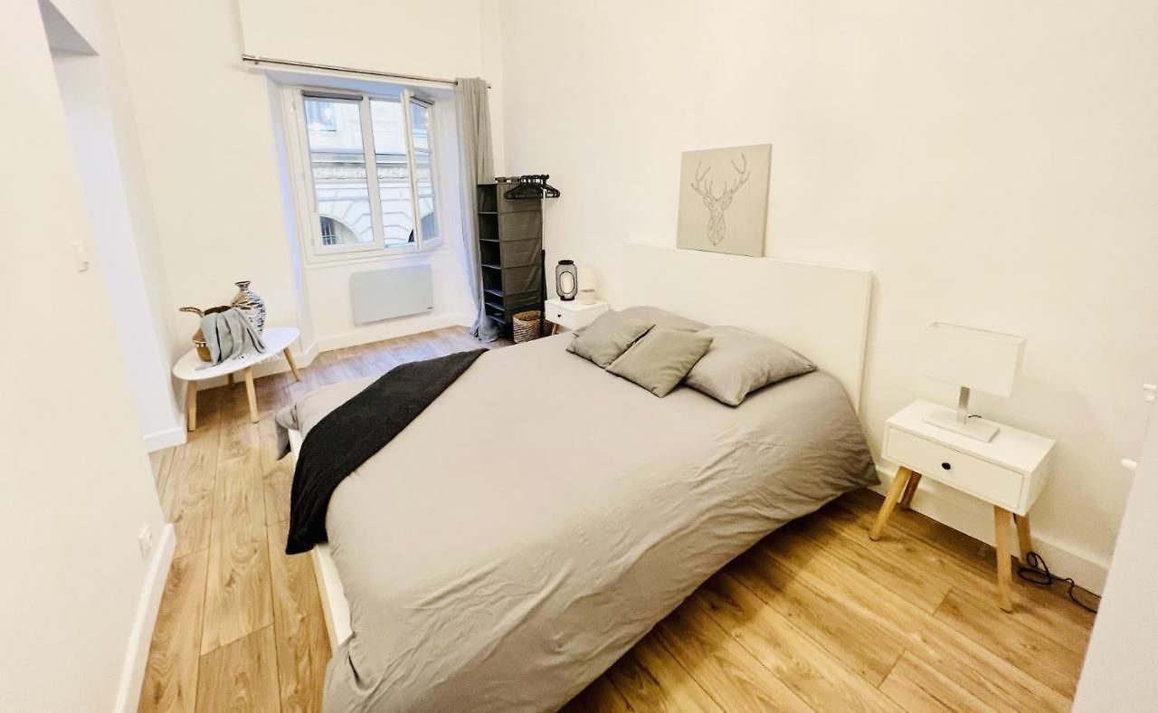 Sublime 2 Pièces Au Cœur De La Vieille Appartement Nice