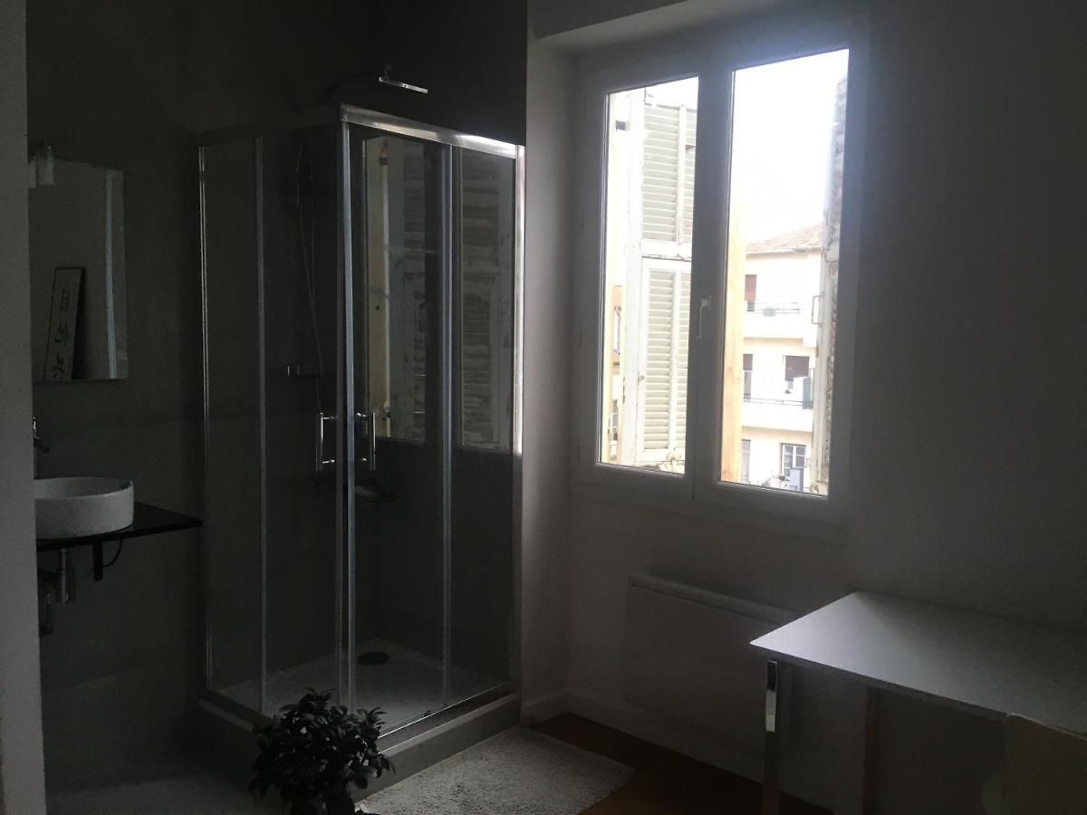 Homestay Double Avec Salle De Bain Privative En Plein Coeur De *
