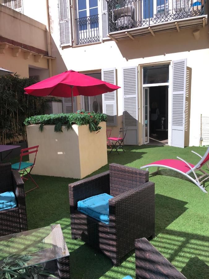 Superbe 2 Pièces Carré D’or Avec Grande Terrasse Appartement *