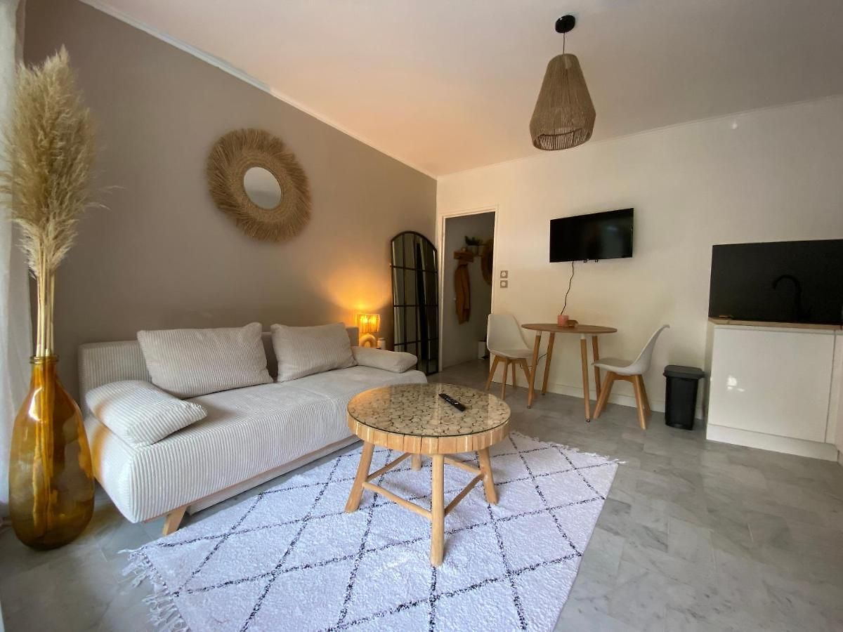 Cosy 2 Pieces, Jardin Privatif Et Piscine Fabron Appartement Nice