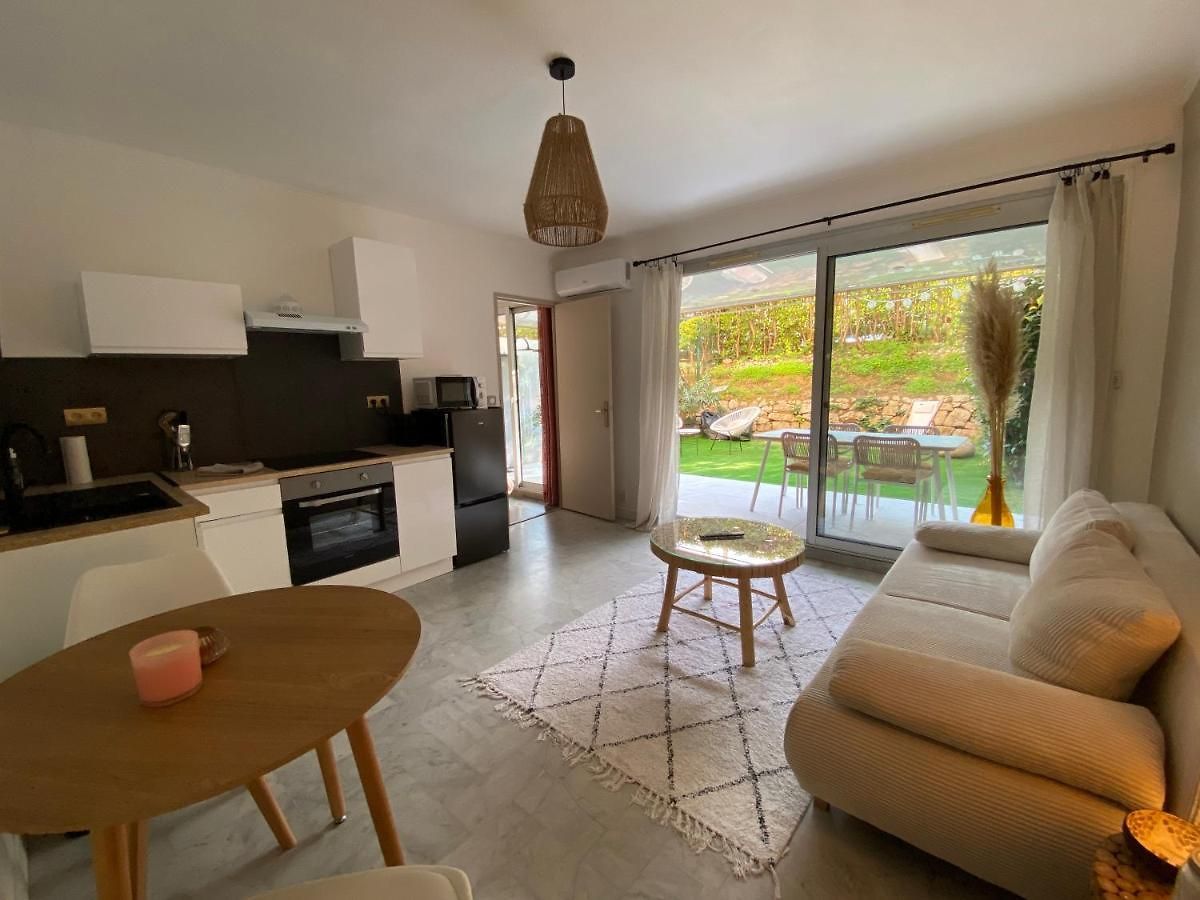 Cosy 2 Pieces, Jardin Privatif Et Piscine Fabron Appartement *