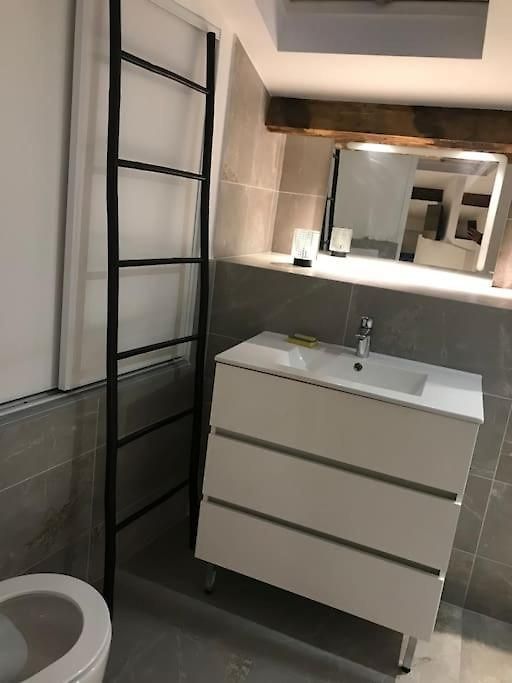 Appartement Atypique Et Merveilleuse Petite Maison En Plein Cœur De Nice, à Proximité De La Et Des Plages Nice