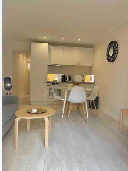 Le Bashkir - Spacieux Avec Terrasse - Wifi - Pres Et Aeroport - Tram Et Supermarches Apartment