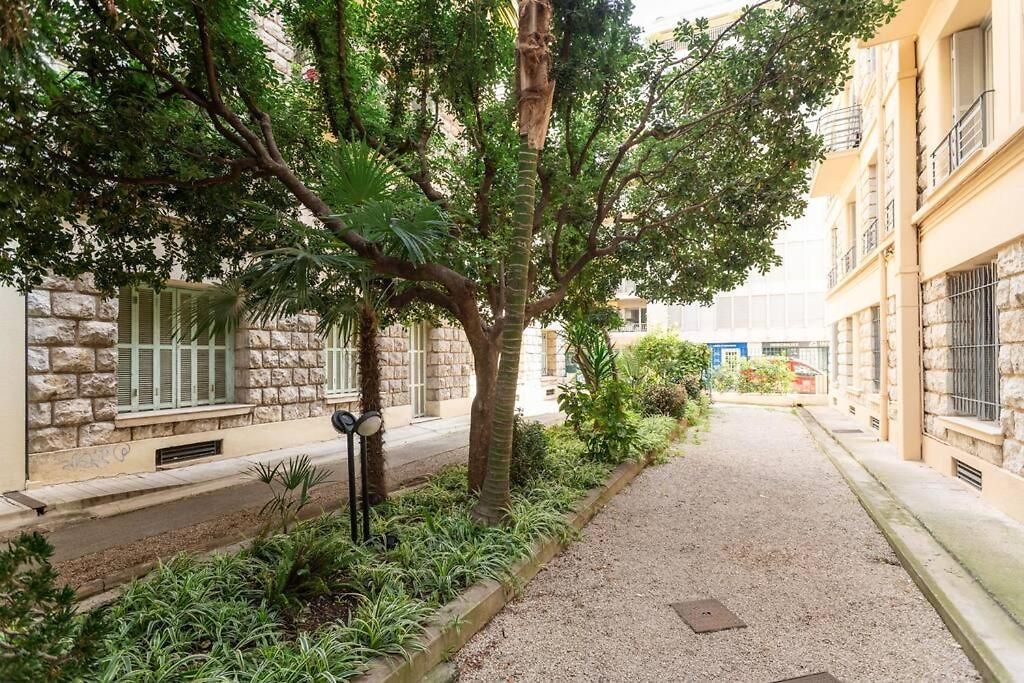 - Carre D'or Apartment *