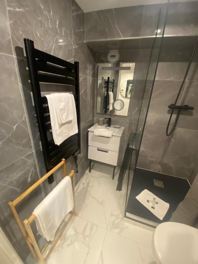 105 B - Tres Beau Studio Avec Mezzanine Refait A Neuf Hyper Centre/ac Apartment Nice