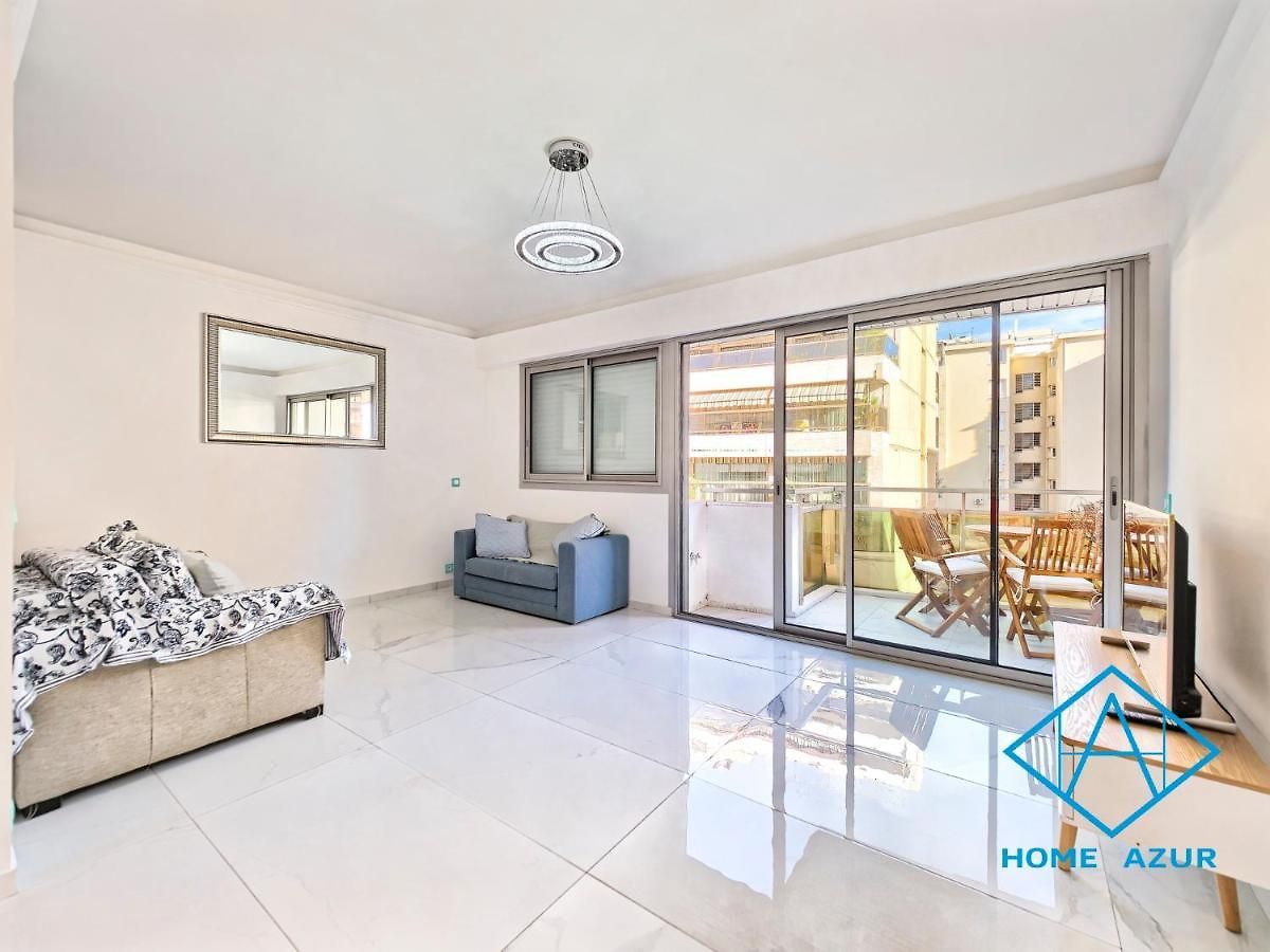 Royal Lux Spacious Seaside Pool *