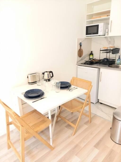 Appartement Très Joli à 150 M De La