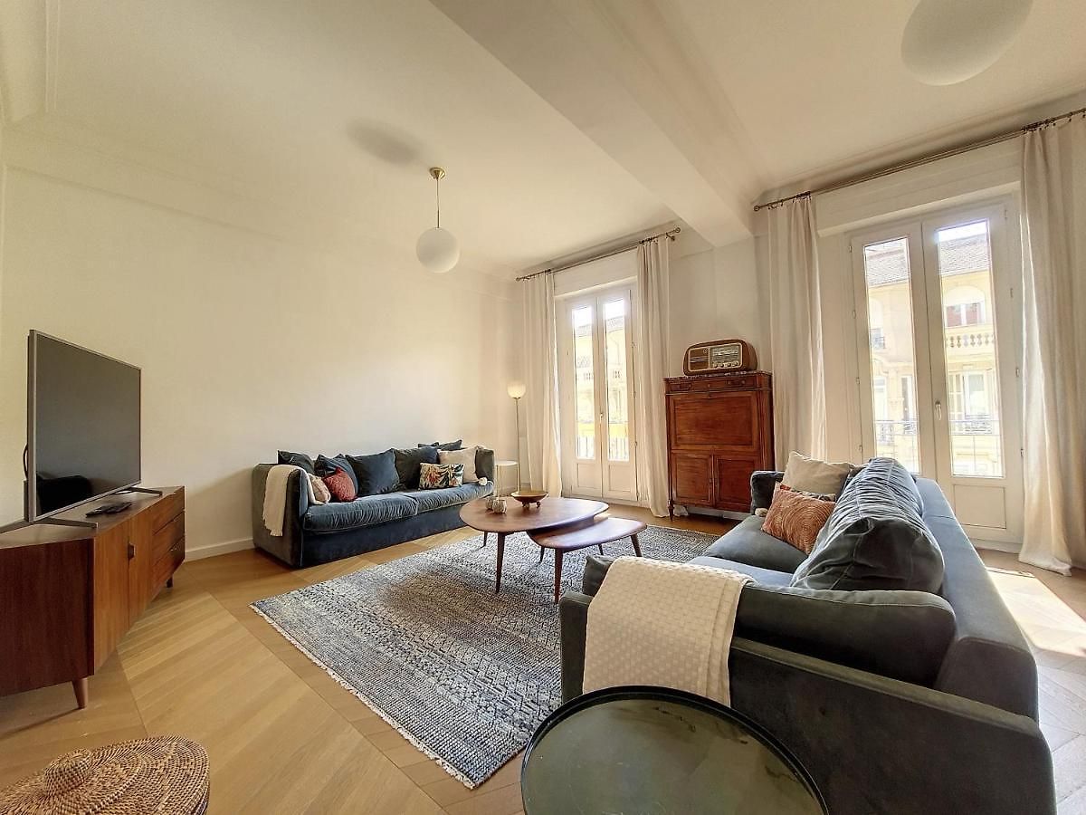 Nestor&jeeves - Belle Epoque - Central, Close Sea Apartment *