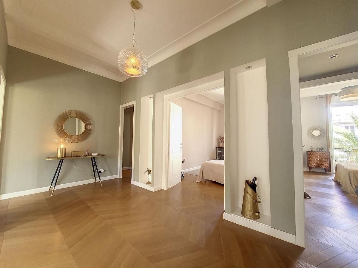 Nestor&jeeves - Belle Epoque - Central, Close Sea Apartment *