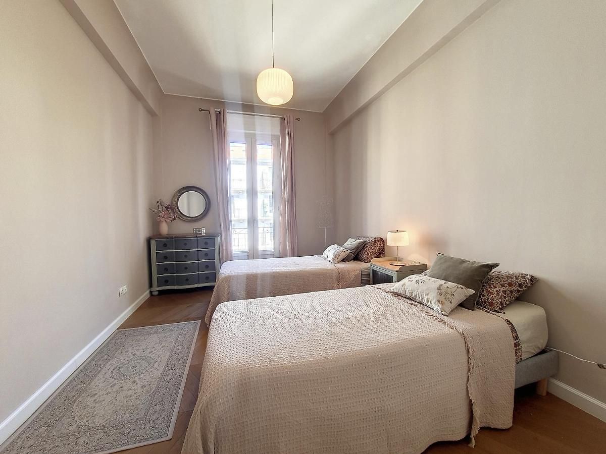 Nestor&jeeves - Belle Epoque - Central, Close Sea Apartment *