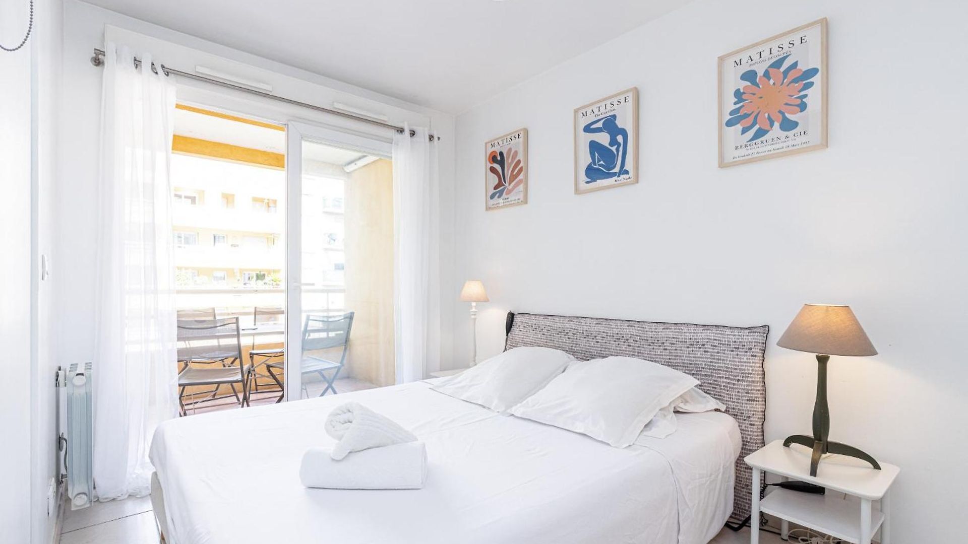 Quiet 1 Bdr Port! Close Place Du Pin Garibaldi