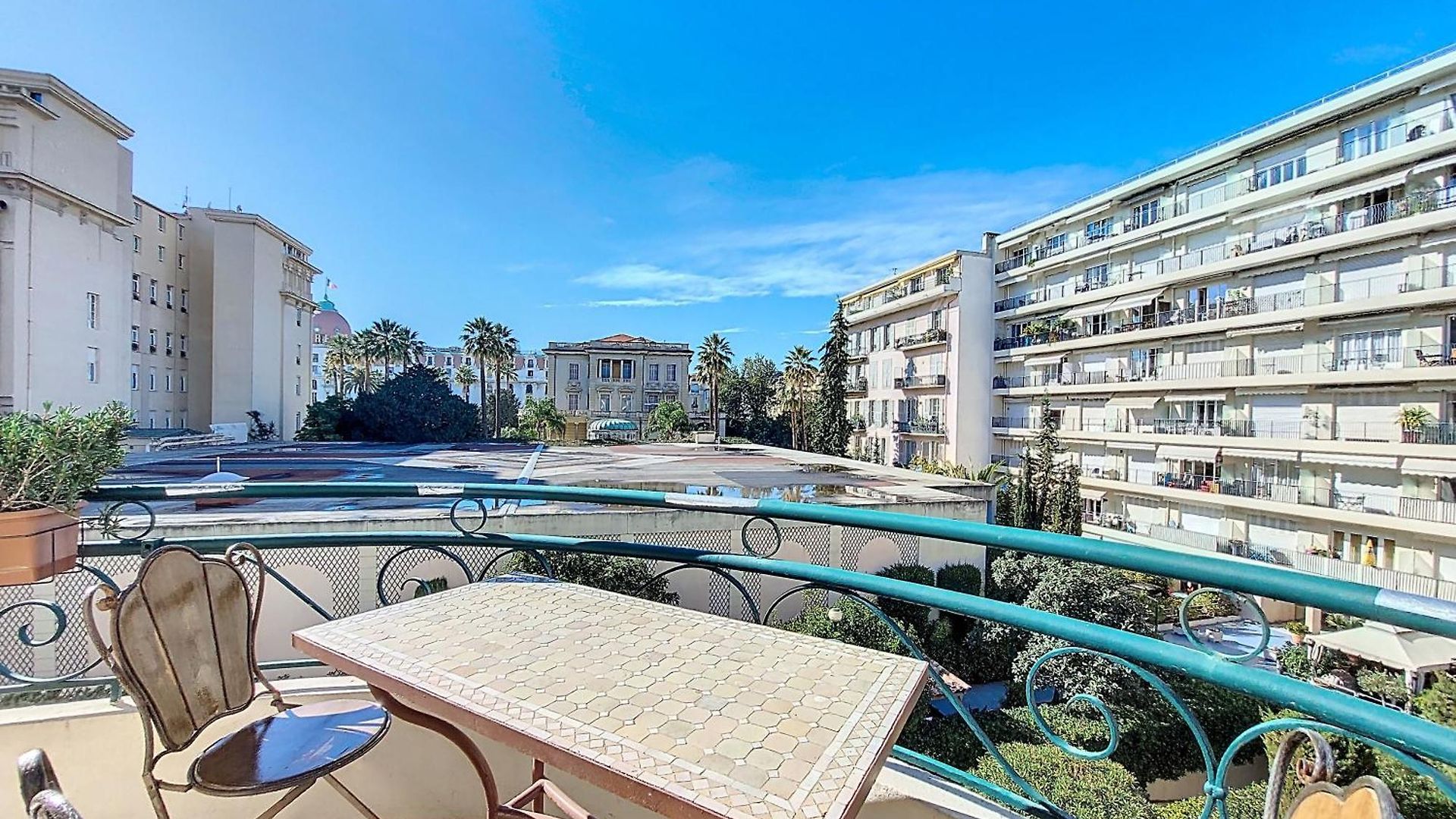 Nestor&jeeves - Flora - Promenade Des - Appartement