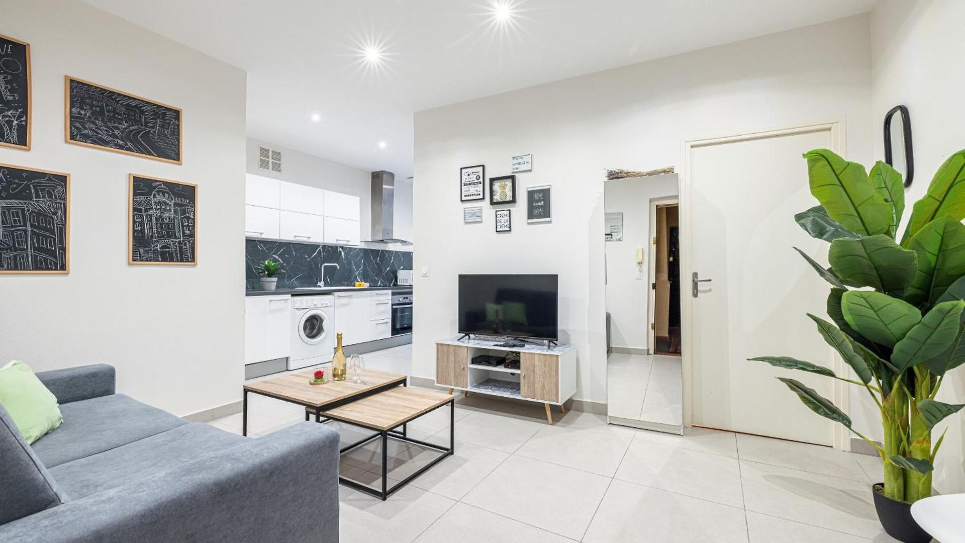Charming 1 Bdr Old Town *