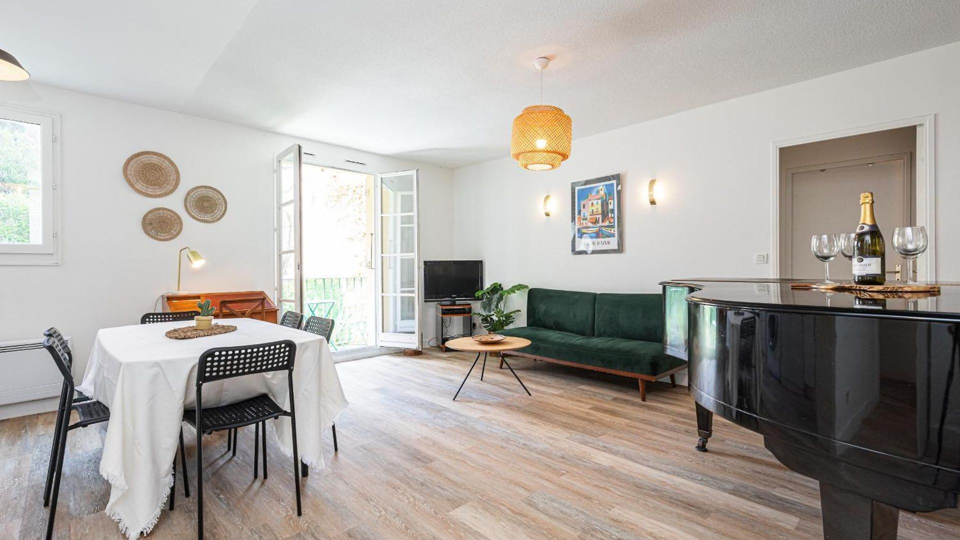 Appartement 2 Bdrs & Parking In The Old Town ! Nice