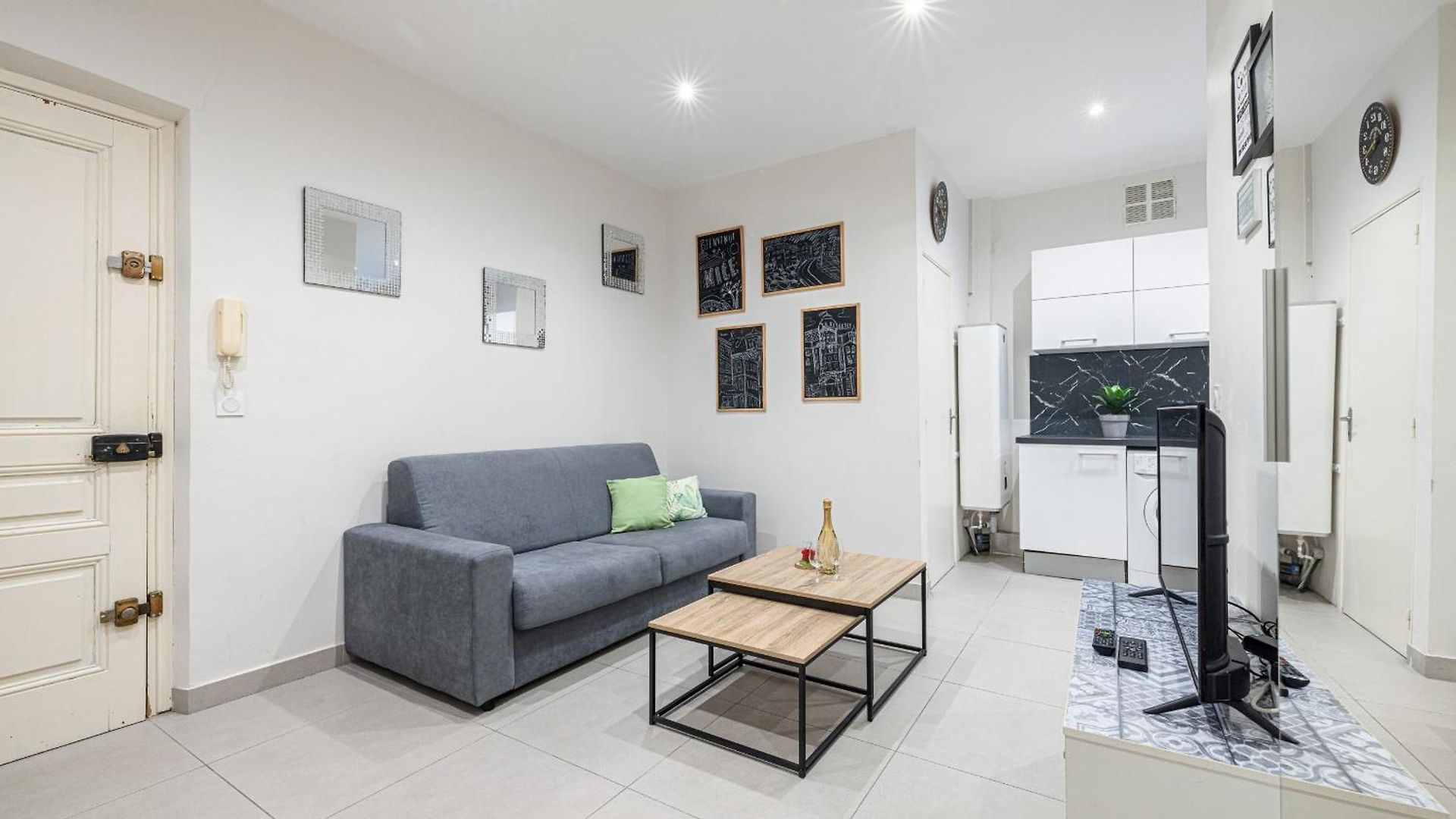 Charming 1 Bdr Old Town