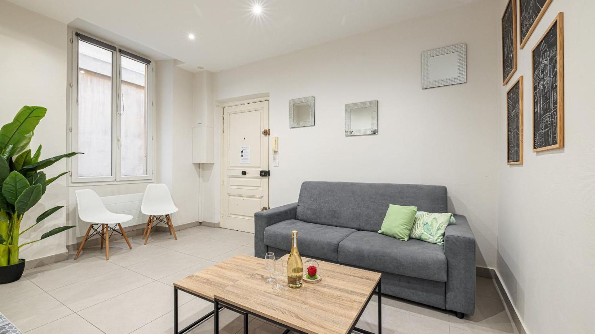 Charming 1 Bdr Old Town