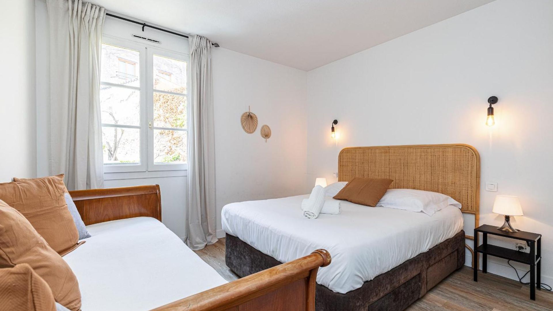 2 Bdrs & Parking In The Old Town ! Appartement *
