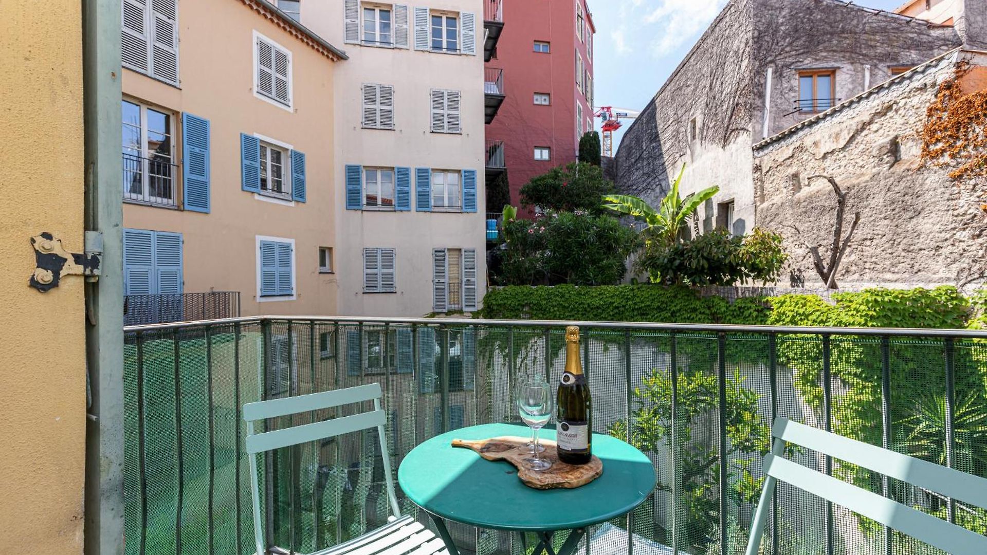 Appartement 2 Bdrs & Parking In The Old Town !