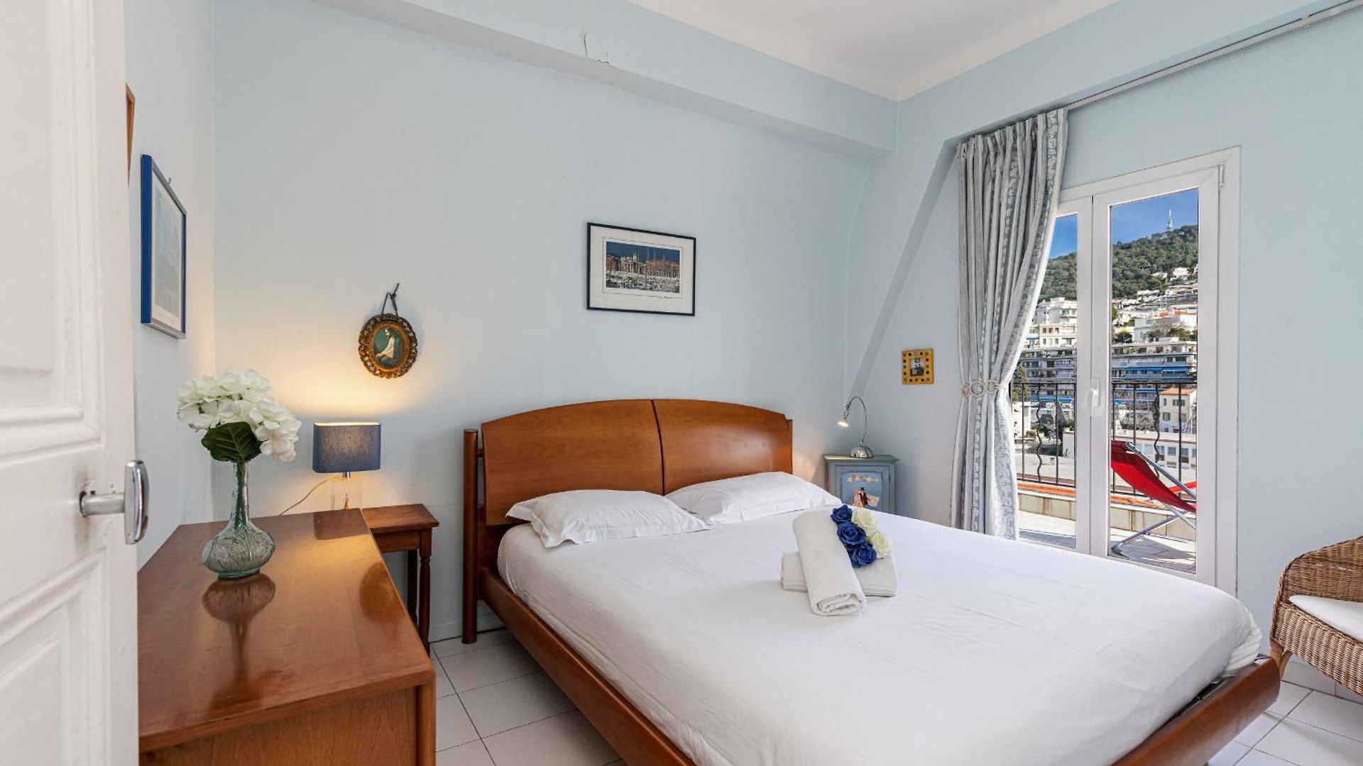 Extraordinary View On Port And Castle Hill - 1 Bdr & Parking Apartment *