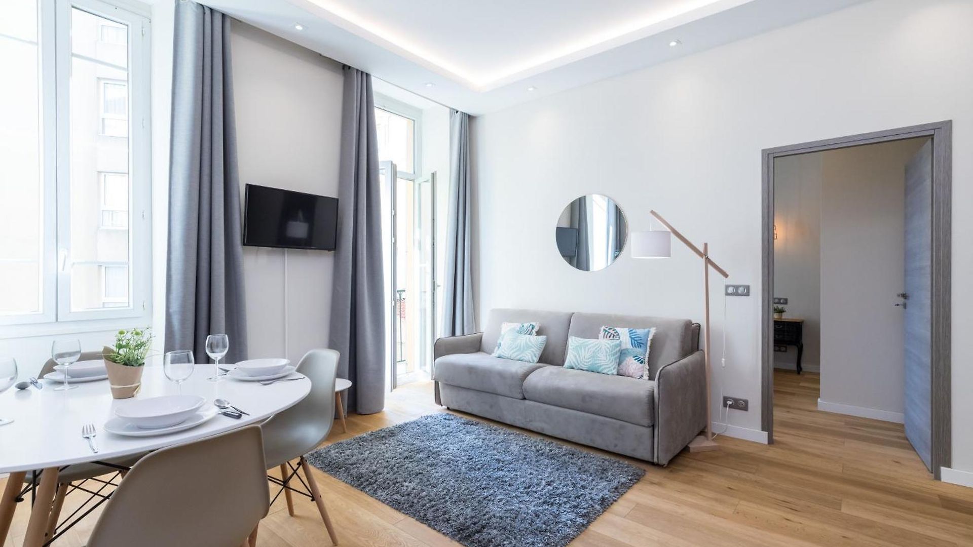 Brand New 1 Bdr Place Du Pin