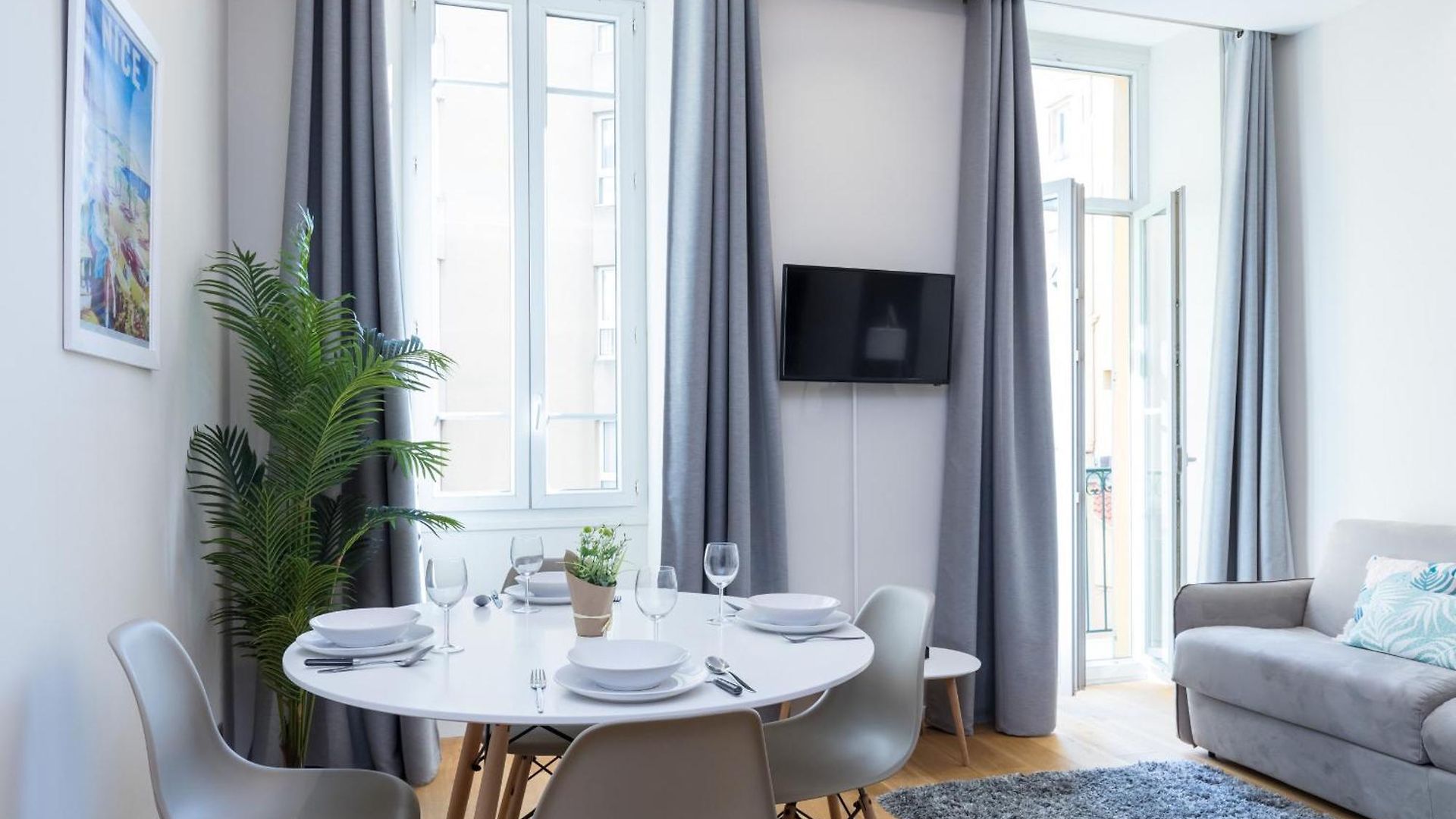 Apartment Brand New 1 Bdr Place Du Pin