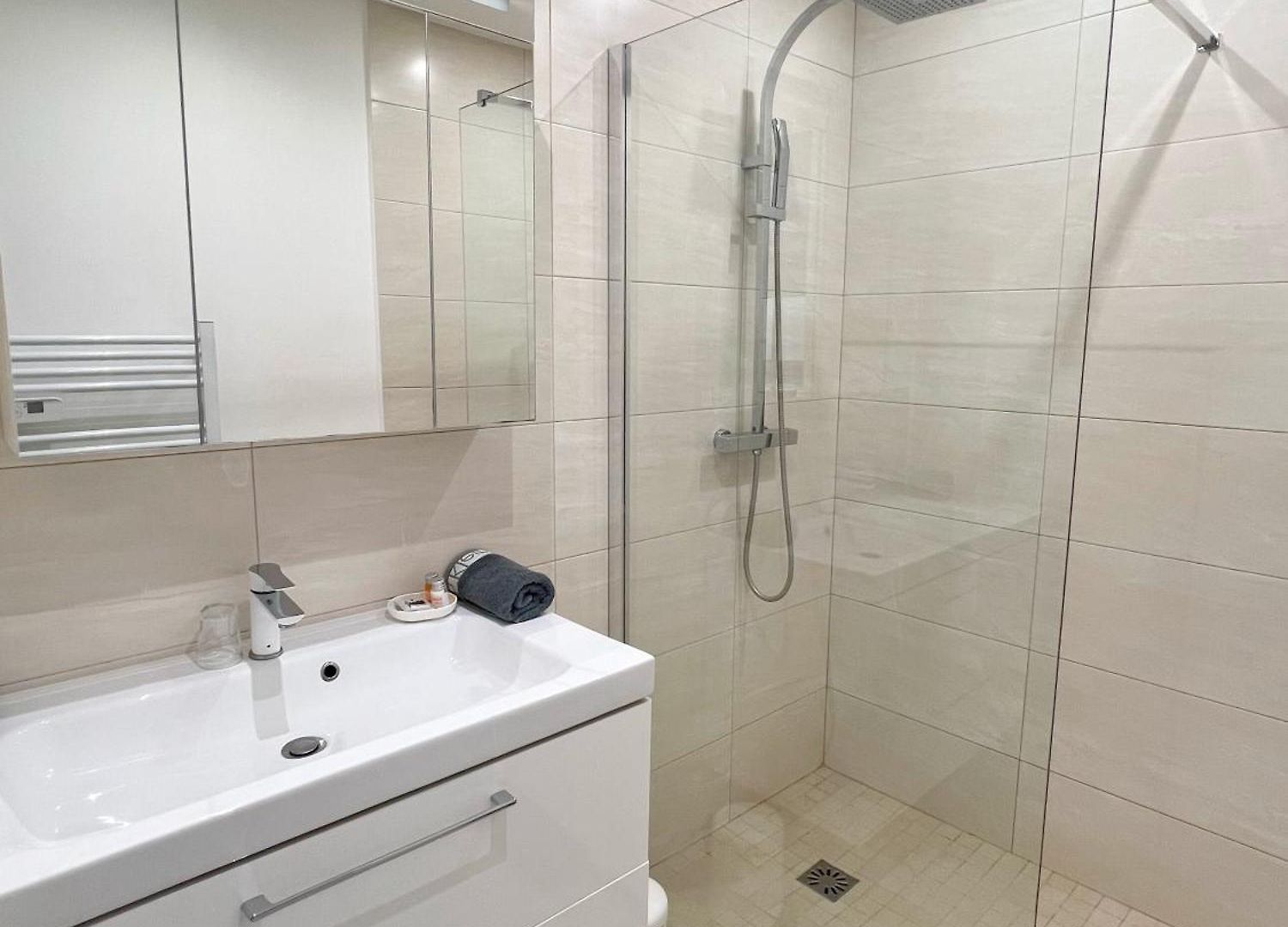 Appartement Petit 2 Pièces Carré D'or *