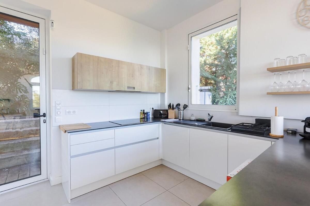 De Charme Moderne Avec Piscine Et Vue Maison d'hôtes 3*
