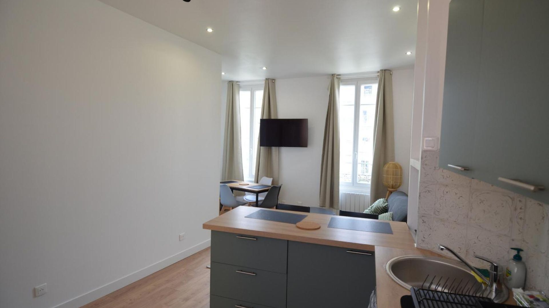 Californie - Superbe Proche Mer, Aeroport Et Tramway Appartement