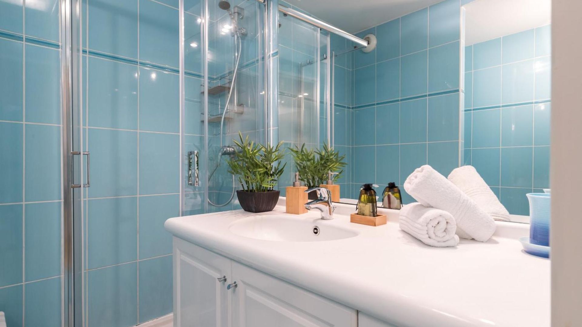 1 Bedroom Downtown Carré D'or With Garage * Nice