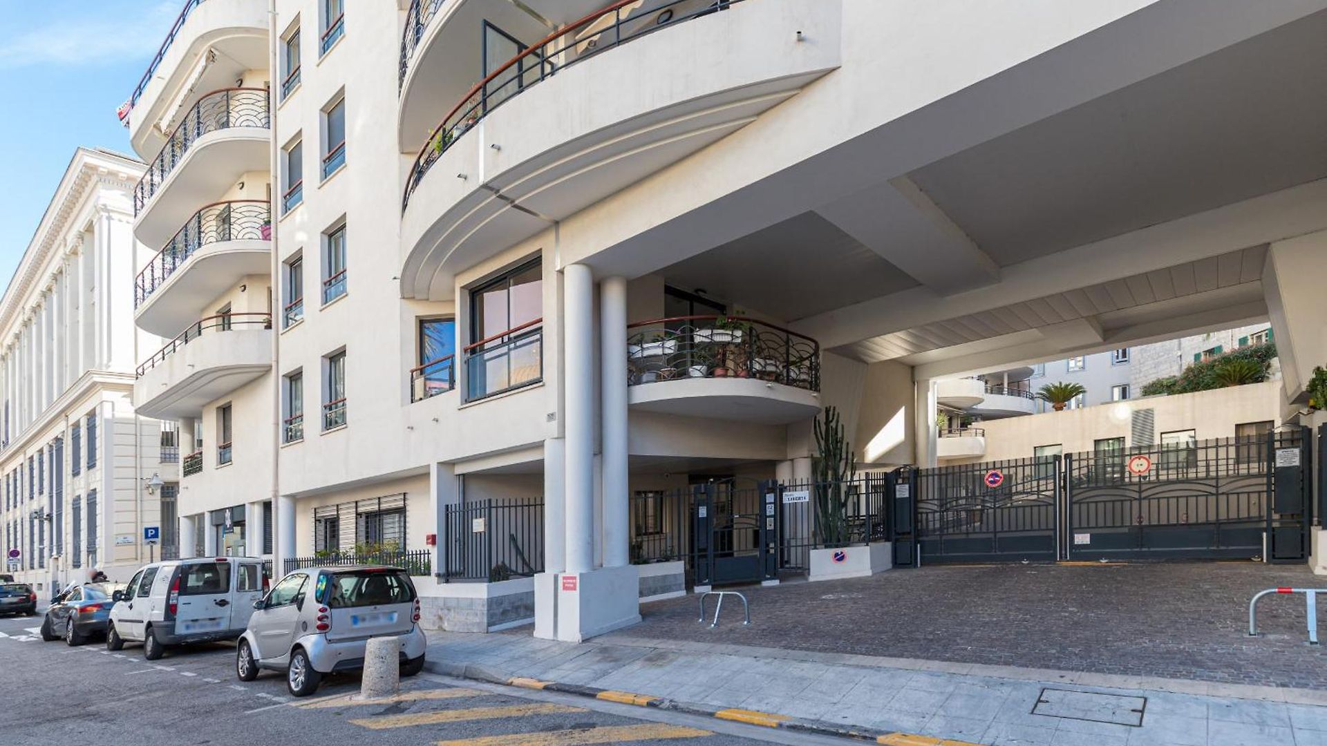 Appartement 1 Bedroom Downtown Carré D'or With Garage *