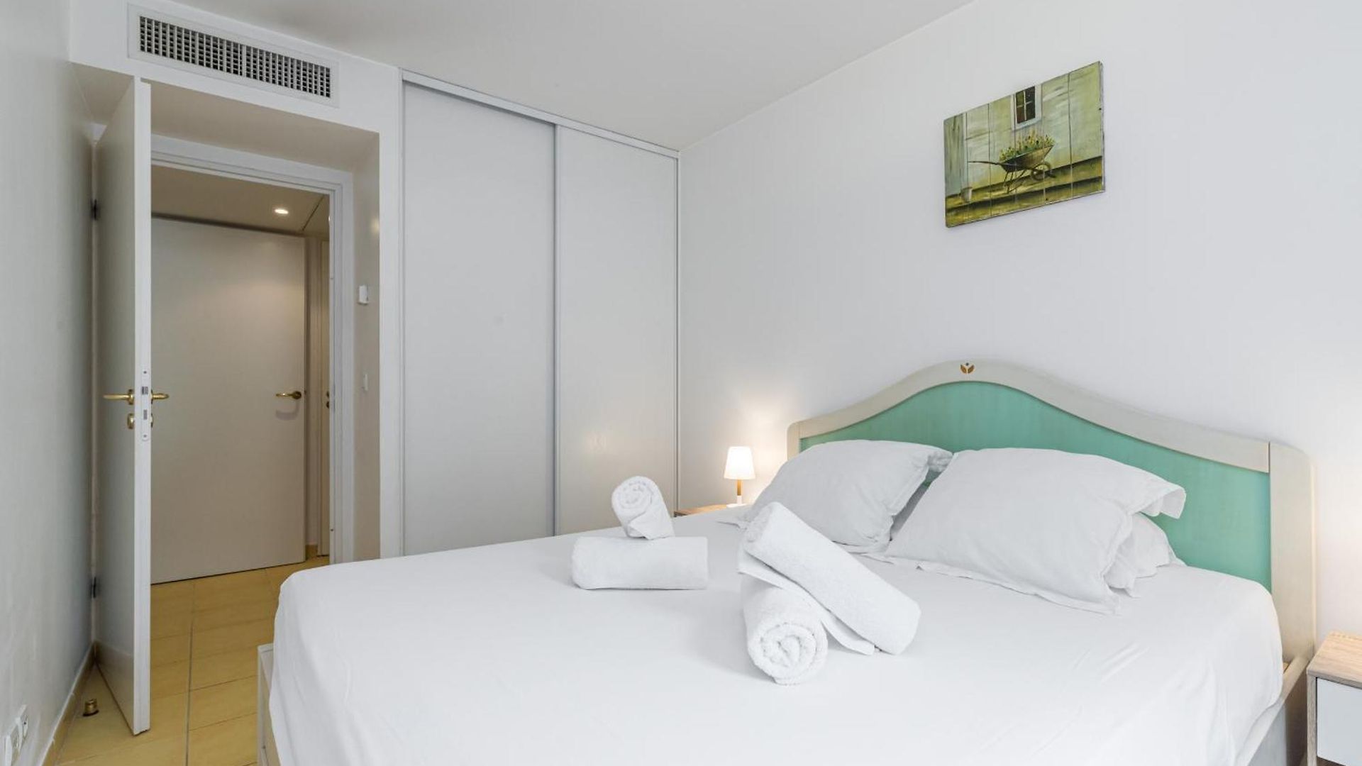 1 Bedroom Downtown Carré D'or With Garage Appartement Nice