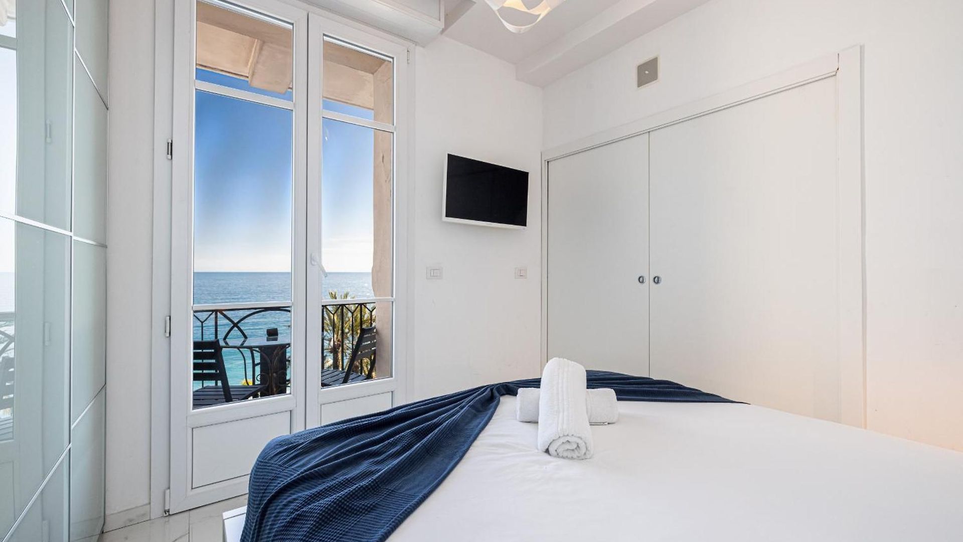Sea View - 2 Bdr Promenade Des Appartement