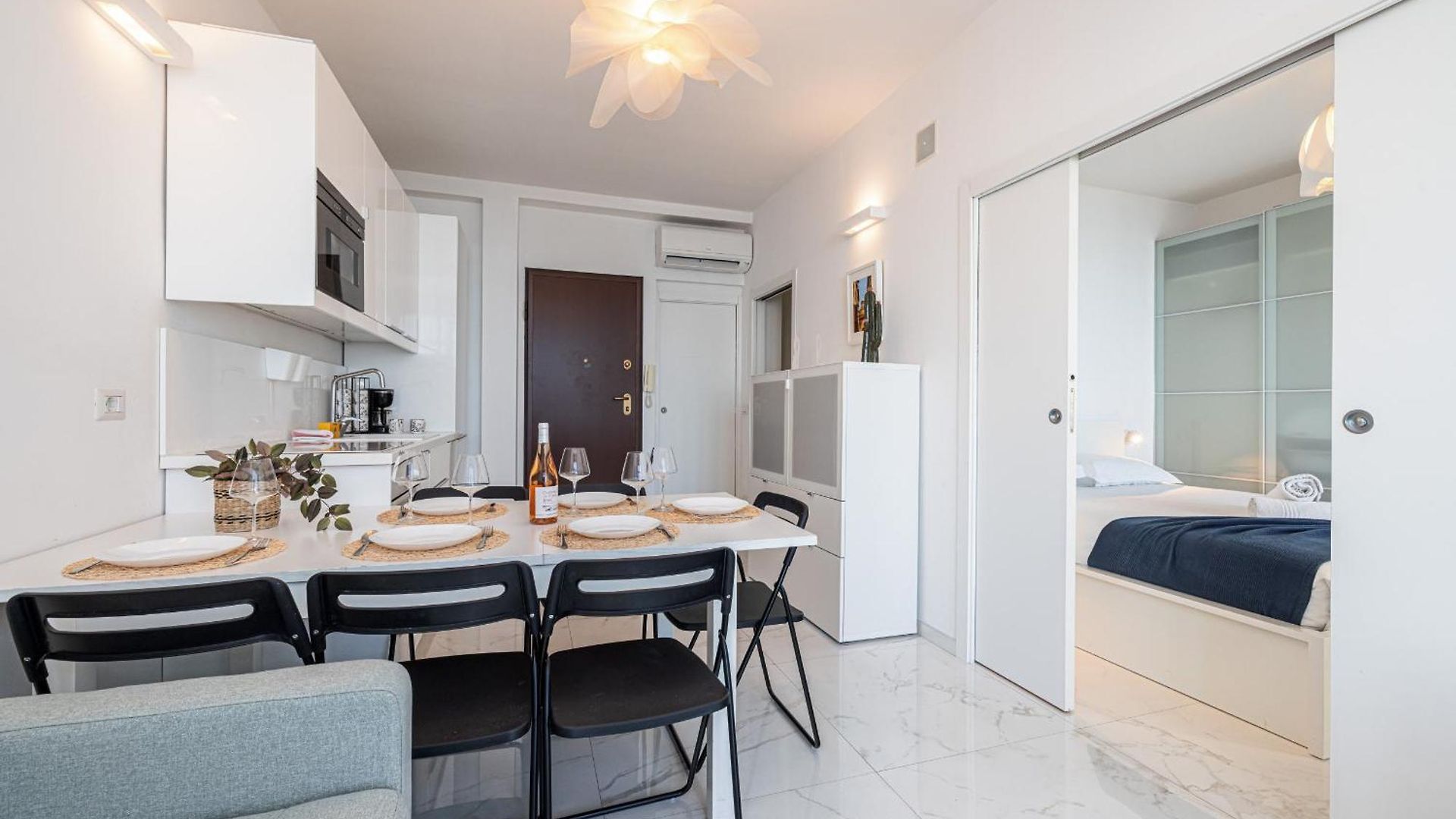 Sea View - 2 Bdr Promenade Des Appartement *