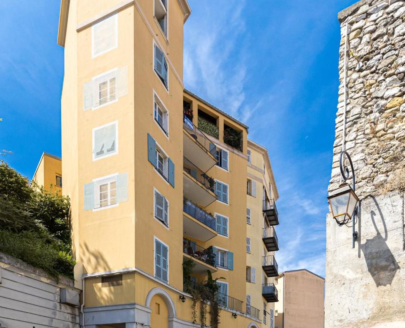2 Bdrs & Parking In The Old Town ! Appartement Nice