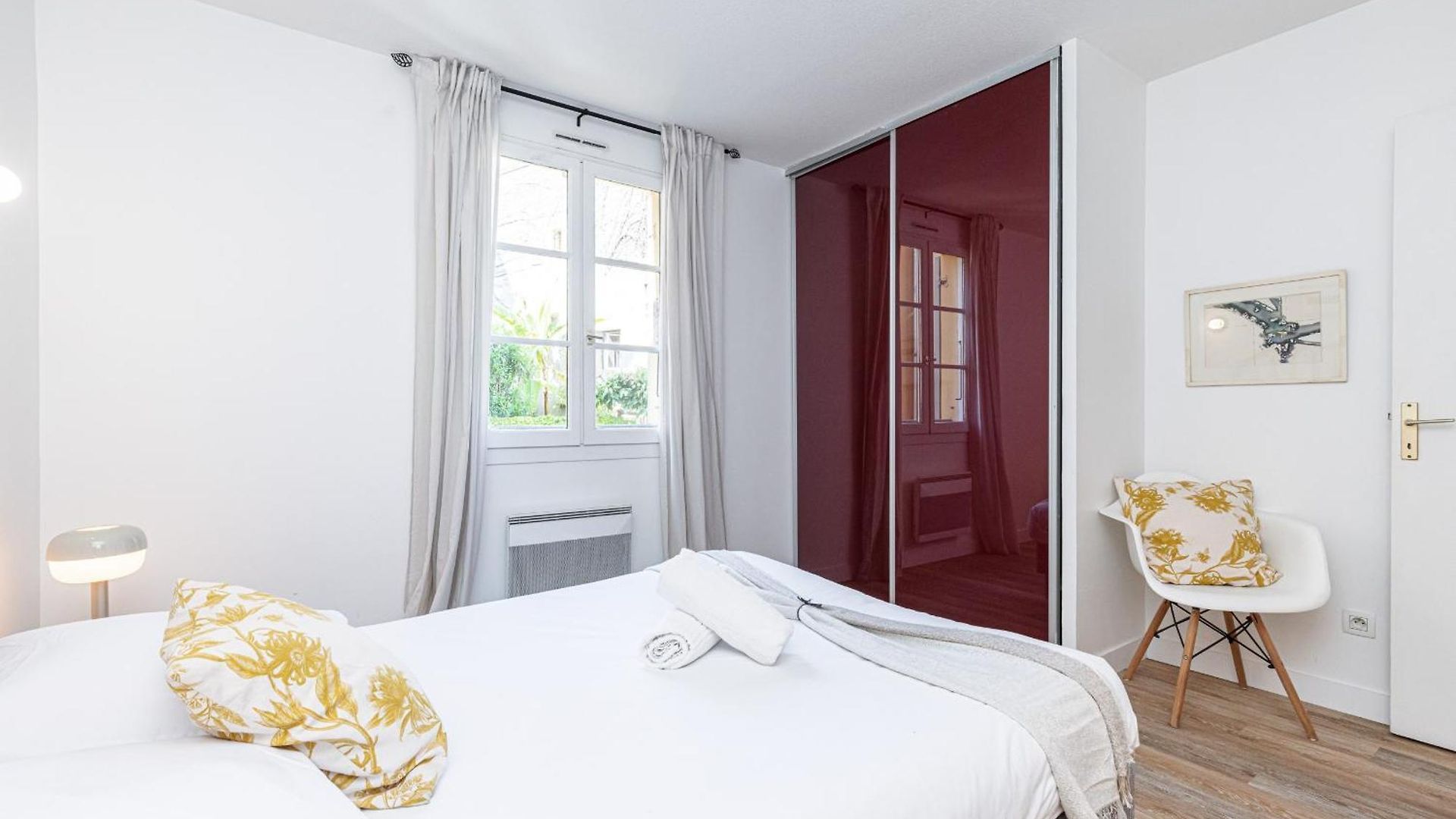 2 Bdrs & Parking In The Old Town ! Appartement